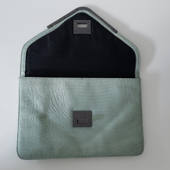 BCBGeneration "Charlie" Clutch - Picture 4 of 5